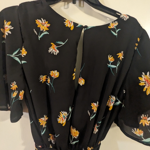 Vintage Flowered Pantsuit - Picture 3 of 8